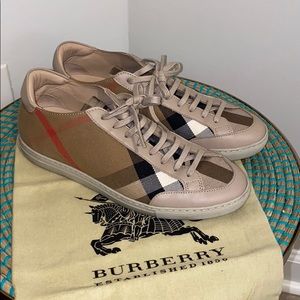Women’s Burberry Sneakers Size 39 (9)